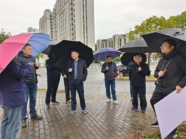 12月11日，洪董陪同詹凱縣長(zhǎng)一行調(diào)研張家山安置區(qū)地塊.jpg